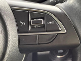 【クルーズコントロール】高速道路もラクラク走行。アクセルを離しても一定速度で走行ができ、長距離運転時の負担を軽減!加速・減速も簡単なスイッチ操作で調整できます。
