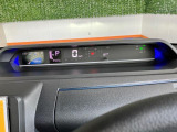 センターメーターを採用しております^^視線の移動が少なく、より安全な運転ができますね!