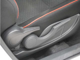 ◆シートハイトアジャスター◆運転席を上下に高さ調節ができます!運転ポジションを体格に合わせてシート調整できます。