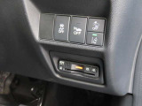 ETC車載器が装着。外からも見えにくいので安心。高速道路の料金所もスムーズに通過できます。