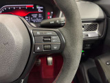 Hondaセンシングの機能のひとつ、アダプティブクルーズコントロール付!アクセルから足を離しても設定したスピードと前車との車間を保ち走行してくれます!車線維持もアシスト☆高速道路で疲労軽減ですね☆