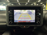 ディスプレイオーディオやカーナビは、現代のドライブにおいて欠かせない装備のひとつです。初めての場所でも迷いにくく、快適なルート案内で運転をサポートします。移動中のエンターテインメント性も高まります。