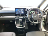 見通しのよいすっきりとした視界で、誰でも運転しやすいです。運転のしやすさは疲れにくさにも繋がりますよ♪