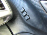運転席のシートポジションを2パターン記憶出来ます
