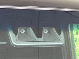 【スマートアシスト】走行中に前方の車両等を認識し、衝突しそうな時は警報とブレーキで衝突回避と被害軽減をアシスト。より安全にドライブをお楽しみいただけます。