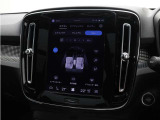 先進のエアピュリファイヤー(PM2.5センサー付)は、車内に侵入する有害なPM2.5微粒子を最大80%除去。よりクリーンで健康的な空気で満たされたキャビンであなたとあなたの大切なゲストをお迎えします。