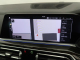 【純正ナビゲーション】BMWのナビゲーションは操作性も良く、詳細な地図情報と交通状況を見やすく表示し、快適なドライビングをサポートしながら目的地までナビゲートします。