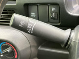 各位置の表示が確認しやすく、天候や状況に合わせて扱いやすいレバーです。運転席から手元で操作でき、雨の日の移動もスムーズにサポートしてくれます。