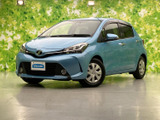 丸みを帯びたフロントまわりにシャープなライトが映え、親しみやすさと引き締まった印象を両立。明るいボディカラーも魅力で、街中でも見つけやすい佇まいです。