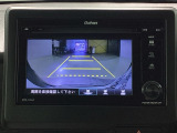 バックモニター☆バックガイドモニター機能付です。バックする際後方の様子をカーナビのモニター上に表示してくれます。運転席にいながら後方が確認できるのでバック駐車がスムーズに行なえます。