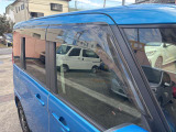 サイドドアバイザー