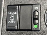 【パワースライドドア】スマートキーや運転席のスイッチでスライドドアの開閉が可能♪電動だから力を入れてドアを開ける必要が無く、小さいお子様でも、重い荷物を持っている時もラクに開け閉めできます♪