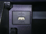 【充電用USB端子】デバイスの充電に便利です。※実際の接続端子は写真で確認or店舗までご気軽にお問合せください♪