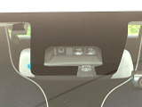 【スズキ セーフティサポート】走行中に前方の車両等を認識し、衝突しそうな時は警報とブレーキで衝突回避と被害軽減をアシスト。より安全にドライブをお楽しみいただけます。