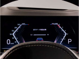 『運転』に対するBMWのこだわりはメーターパネルにも表れております。視野性の良いメーターパネルは疲労感の軽減と、運転の楽しさをもたらしてくれます。