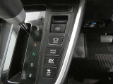 電動パーキングブレーキを搭載。スイッチ操作でパーキングブレーキを作動・解除することが可能ですので、操作の力が不要ですよ♪