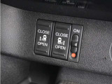◆両側電動スライドドア◆狭い駐車場でも乗り降りが楽々♪お子様が隣の車にドアを当ててしまう心配もございません!小さなお子様連れの方もこれで安心。