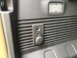 トランクにも12Vソケット☆