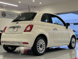 どの角度から見ても親しみやすさを感じるFIAT500らしいリアビューです。