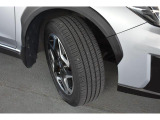 タイヤサイズは225/55R18です。