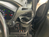 運転席吹き出し口にドリンクホルダーがついています