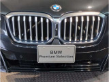 BMW代表的な特徴のキドニーグリル。BMWのすべてのモデルに採用され、BMWらしさを強調しております。