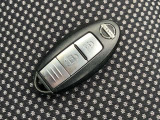 『インテリジェントキ-』機械的な鍵を使用せずに車両のドアの施錠/解錠、エンジン始動が可能なシステムです!(スペアキ-付き)