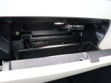 ETCはグローブボックス内に搭載されています 隠れた場所にあるためスッキリした見た目になるだけでなく、盗難対策としても優れています
