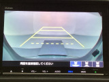 バックでの車庫入れも安心です!リアカメラが付いているバックモニター付のナビを装備しております。操作線もついており距離感も画面から確認できます。