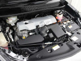2ZR-FXE型 1.8L 直4 DOHCエンジンと5JM型 交流同期電動機のハイブリッドシステム搭載、FF駆動です。