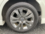 16インチアルミホイール!!格好良くてホイールがあなたの愛車をいっそう輝かせます☆