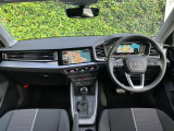 Audiのインテリアはエクステリア同様、優れたデザイン性とクオリティ、そして機能性を兼ね備えております。