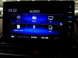 フルセグTVを搭載。CD/DVD再生、Bluetoothオーディオに対応しています。