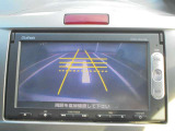 バックカメラ付きで車庫入れサポート