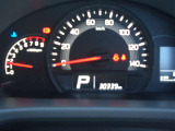 見やすいスピードメーターです。走行距離はこちらで確認できます。