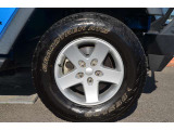 245/75R17 純正17アルミホイールを装着。アルミホイール4本の状態は良好で御座います。