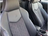 Audi正規ディーラーが高品質をお約束。高度な訓練・教育を受けたAudi専任メカニックが、100項目にもおよぶ精密な点検を実施いたします。すべてをクリアしたAudi車だけが、あなたのお手元に届けられるのです。
