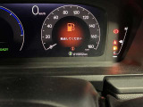 視認性に優れたメーターを採用しており、走行中でも車速や情報が分かりやすく表示されます。運転時の視線移動をむりのない範囲に抑え、快適で安心感のあるドライブをサポートします。