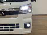 納車前に弊社で点検整備(車検整備)と消耗品部品のエンジンオイル、オイルフィルター、ワイパーゴム、バッテリーを交換いたします。その他の消耗品部品は当社ディーラー整備士の判断により交換いたします!