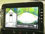 【アラウンドビューモニター】専用のカメラにより、上から見下ろしたような視点で360度クルマの周囲を確認することができます☆死角部分も確認しやすく、狭い場所での切り返しや駐車もスムーズに行えます。