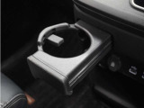 ◆ドリンクホルダー◆手の届きやすい場所にドリンクホルダーがあり、とても便利です。