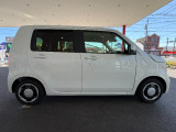 中古車は12ヶ月無制限の保証、登録済未使用車は初度登録月より3年間走行距離60,000kmのメーカー保証がついております。ご購入後もご安心してお乗り頂けるよう努めております!