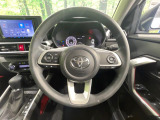 インテリアに合わせたデザインのステアリングは、運転される方のことも考え、運転しやすい形状、大きさです。是非一度、実際に触ってお確かめください。