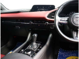 お車選びをお楽しみ頂けるよう、在庫車の展示スペースを十分に確保しております。