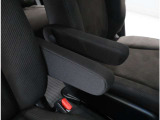 自社整備工場にてHONDA車に精通したメカニックが徹底した納車整備を実施し、消耗した部品等は交換し記録簿に記載しますので安心してご使用いただけます。もちろん追加料金は頂きません◎