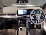 ☆センターパネルを運転席側に僅かに傾けたBMW独特のインパネ☆【駆け抜ける歓び】はここからもスタートしております☆