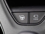 アドバンストパークを装備、車外から専用スマートフォンアプリを操作することで遠隔操作で駐車・出庫が可能となるリモート機能付です。