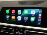 【アップルカープレイ】iPhoneがBMW車両とワイヤレスで接続されます。Apple CarPlayでは、オーディオストリーミングやメッセージングアプリがディスプレイに表示されます。