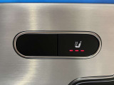 キッズスペース、おむつ交換台付の多機能トイレもございますので、ご家族皆様でお越し下さいませ。