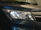 LEDヘッドライトです。デザイン性がよくとても明るいので、夜間の走行や悪天候でも安心です。しかも長寿命!